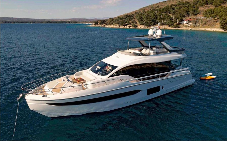 Photo #14 - Azimut 78 Fly (OMR GROUP) in Podstrana - 21900