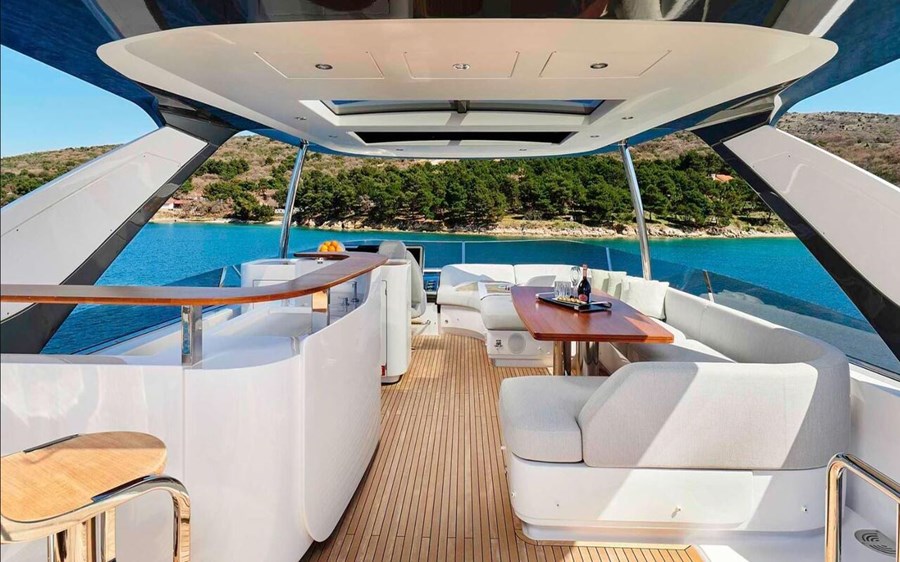 Photo #6 - Azimut 78 Fly (OMR GROUP) in Podstrana - 21900