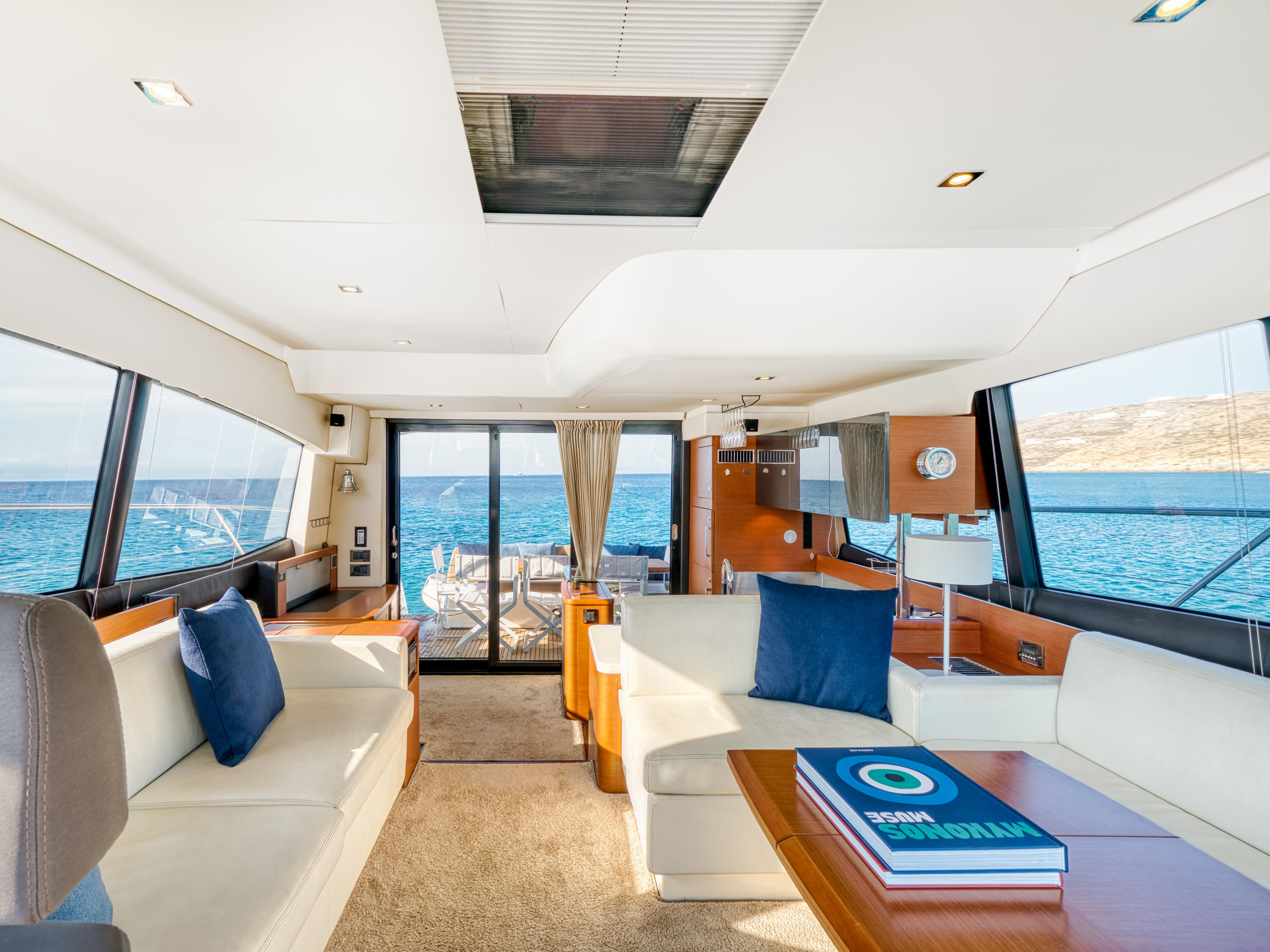 Photo #11 - Prestige 550 Fly (Maya) in Mykonos - 21904