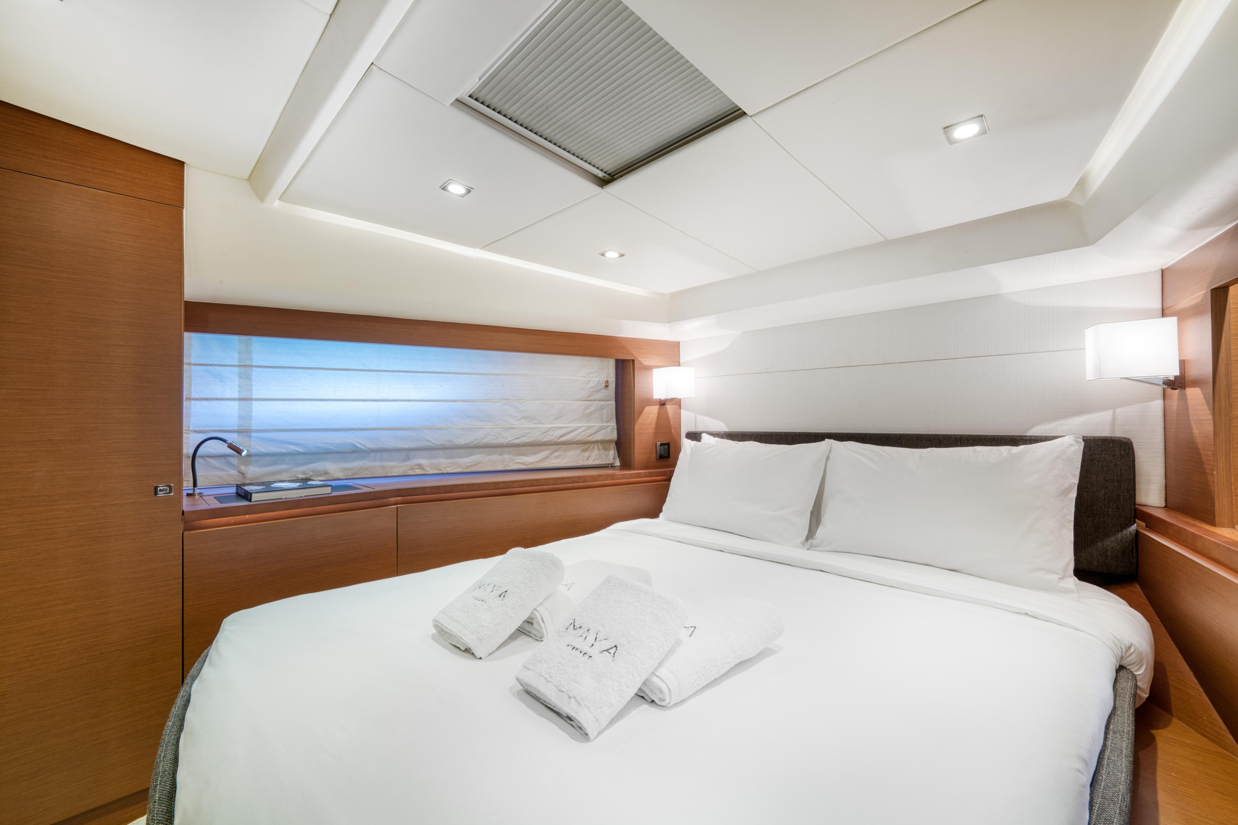 Photo #12 - Prestige 550 Fly (Maya) in Mykonos - 21904