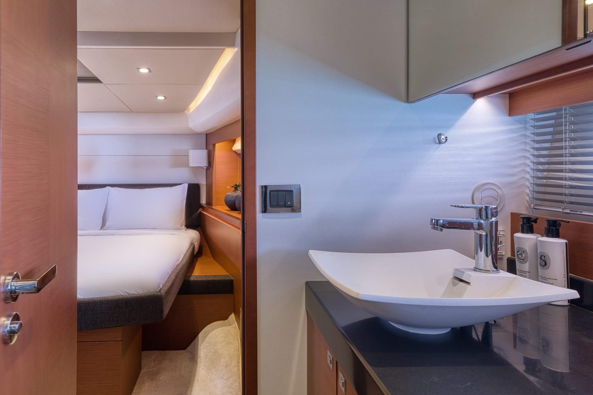 Photo #19 - Prestige 550 Fly (Maya) in Mykonos - 21904