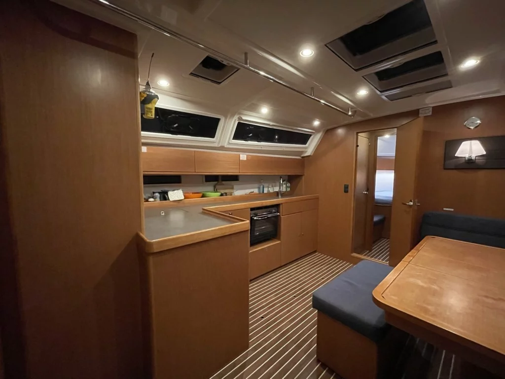 Bavaria Cruiser 46 (Amaris) Interior image - 6
