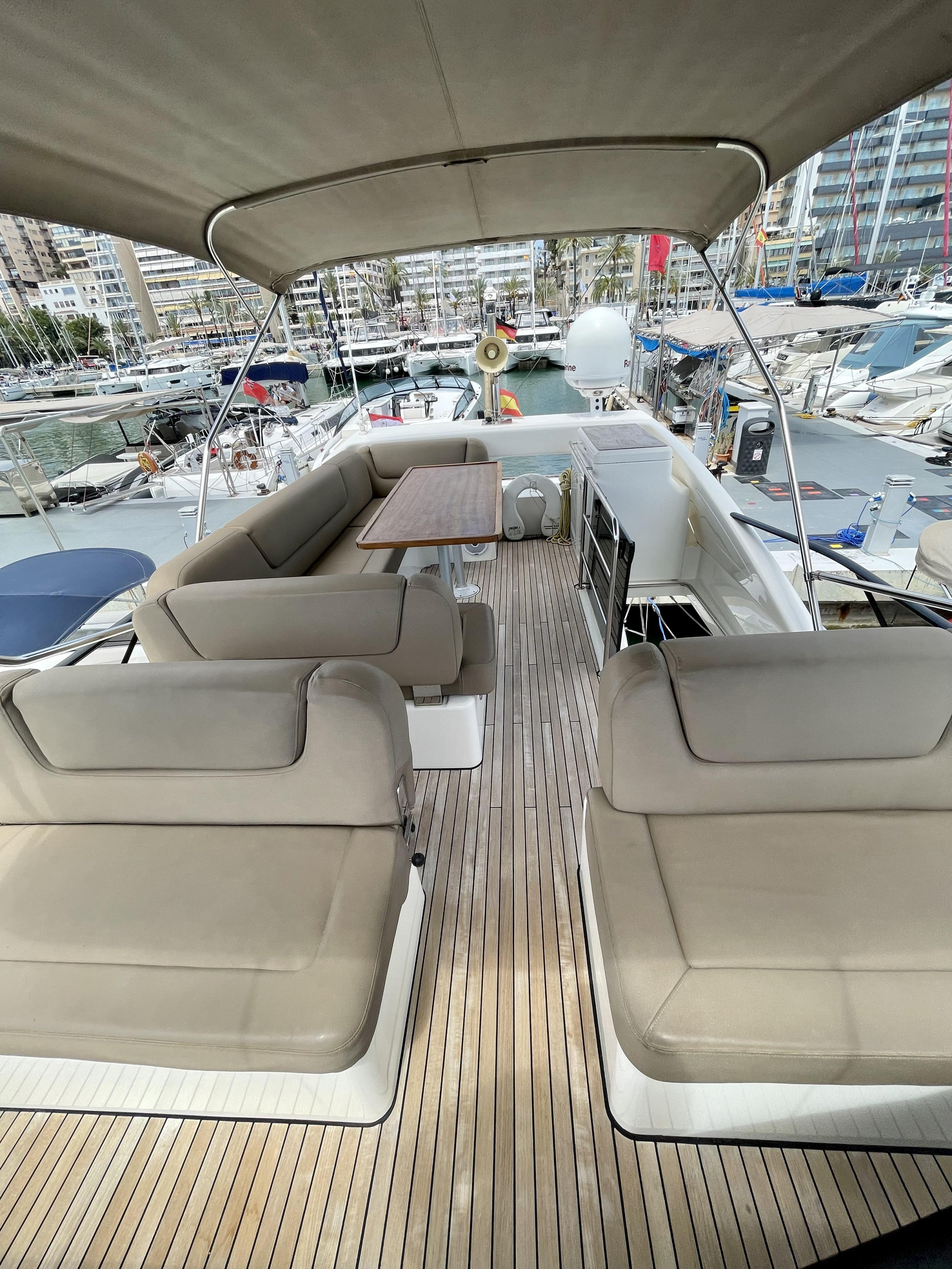 Photo #28 - Bavaria Virtess 420 Fly (Mia Sophie) en Palma - 20622