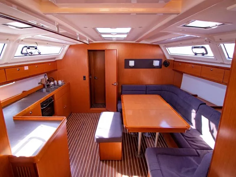 Bavaria 46 (Konti) Interior image - 1