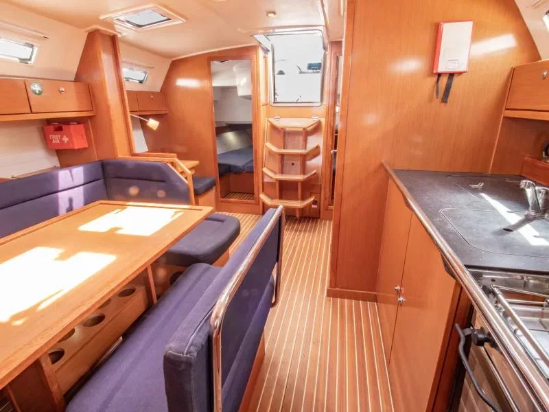 Bavaria 40 (Honey S) Interior image - 2