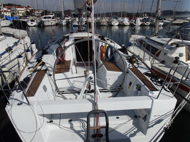 Photo #16 - First 35 (Aquarius) in Mord - 21996