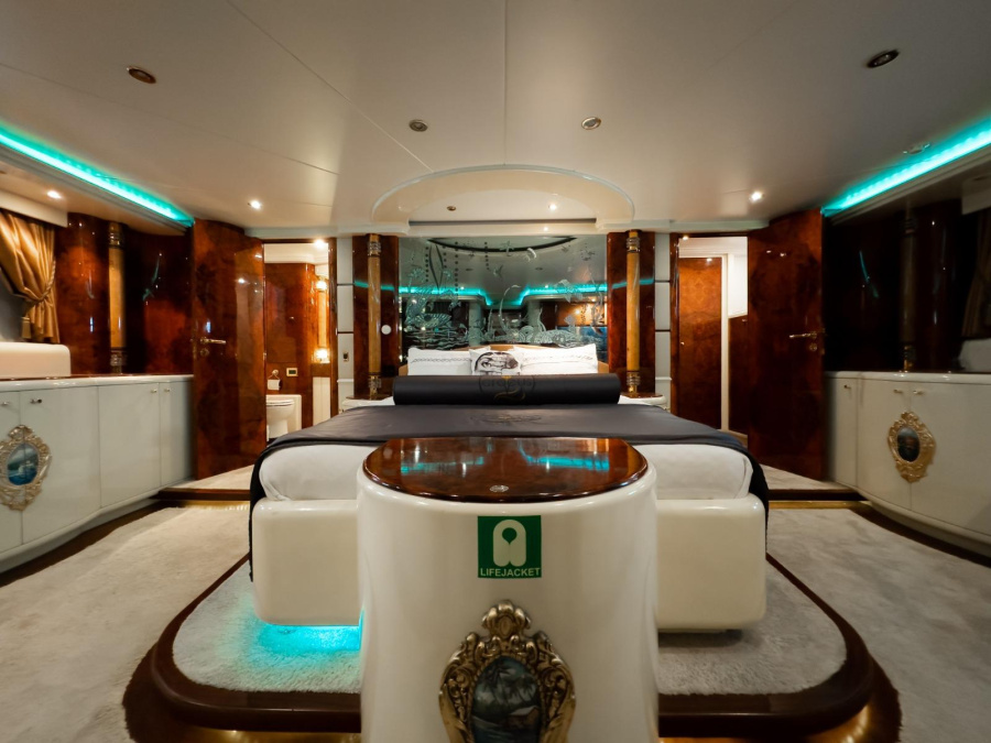 Photo #12 - 42 M Motor Yacht Crocus (CROCUS) en Bodrum - 18459