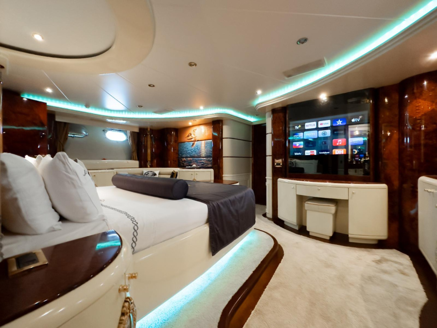 Photo #4 - 42 M Motor Yacht Crocus (CROCUS) en Bodrum - 18459