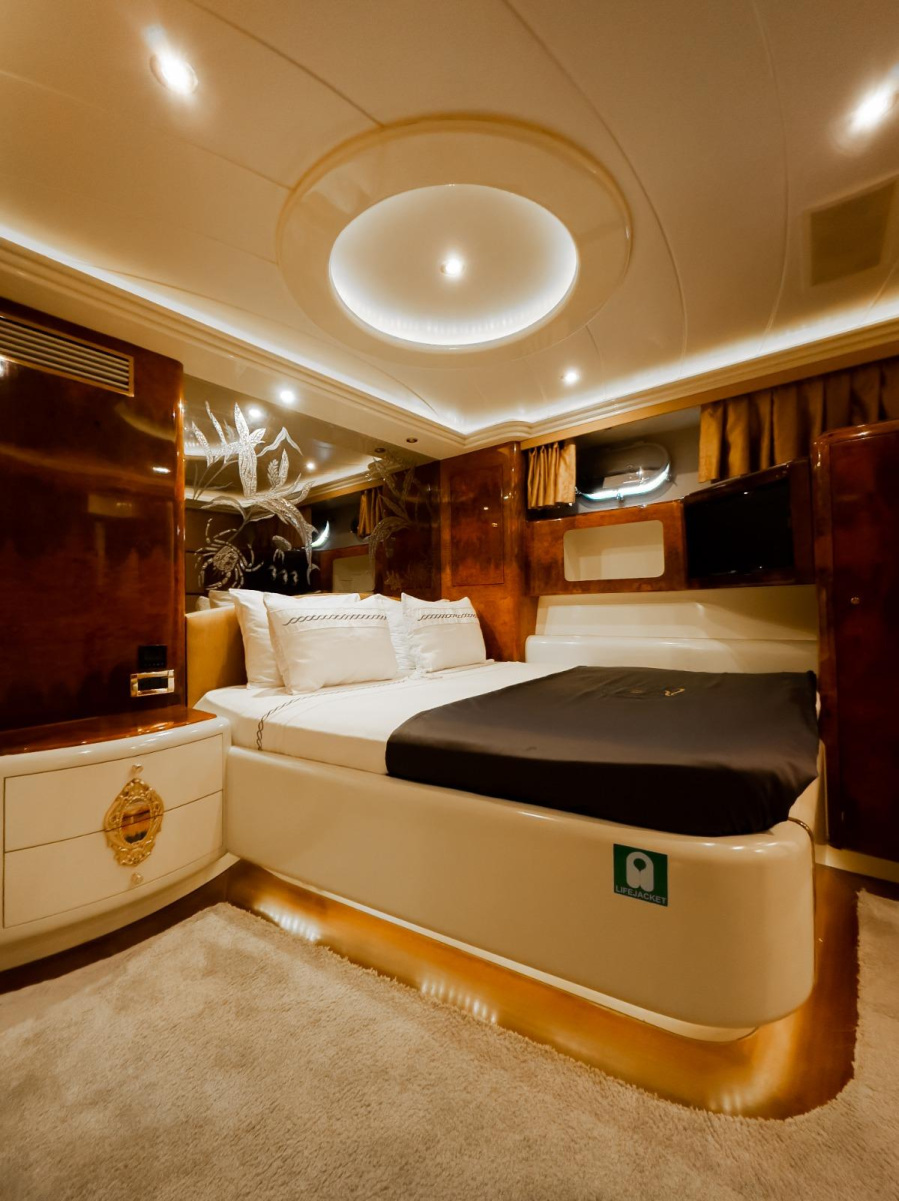 Photo #26 - 42 M Motor Yacht Crocus (CROCUS) en Bodrum - 18459