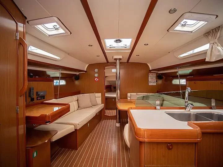 Sun Odyssey 42 i (Mila)  - 13