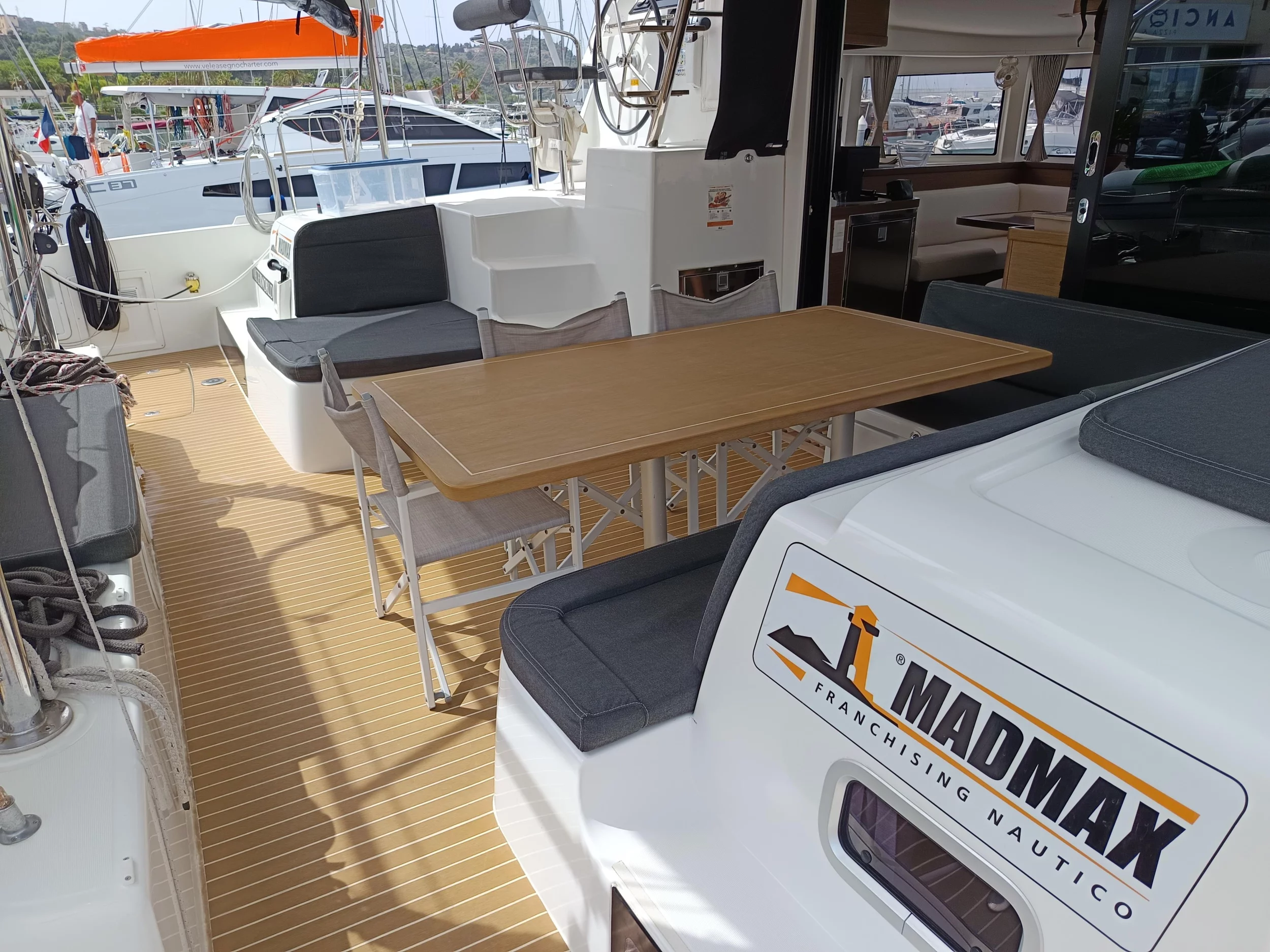 Lagoon 42 (Waterworld)  - 36