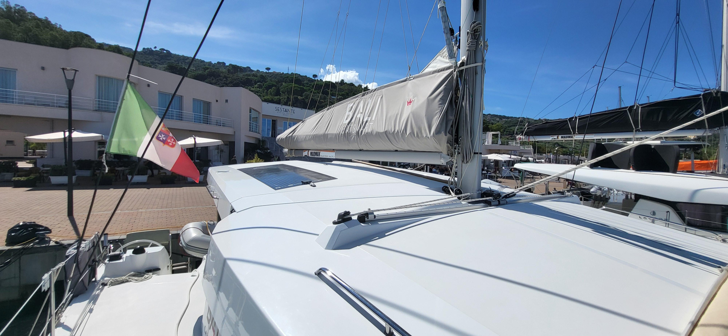 Photo #2 - Lagoon 46 (Blue Moon) in Capo d'Orlando - 20486