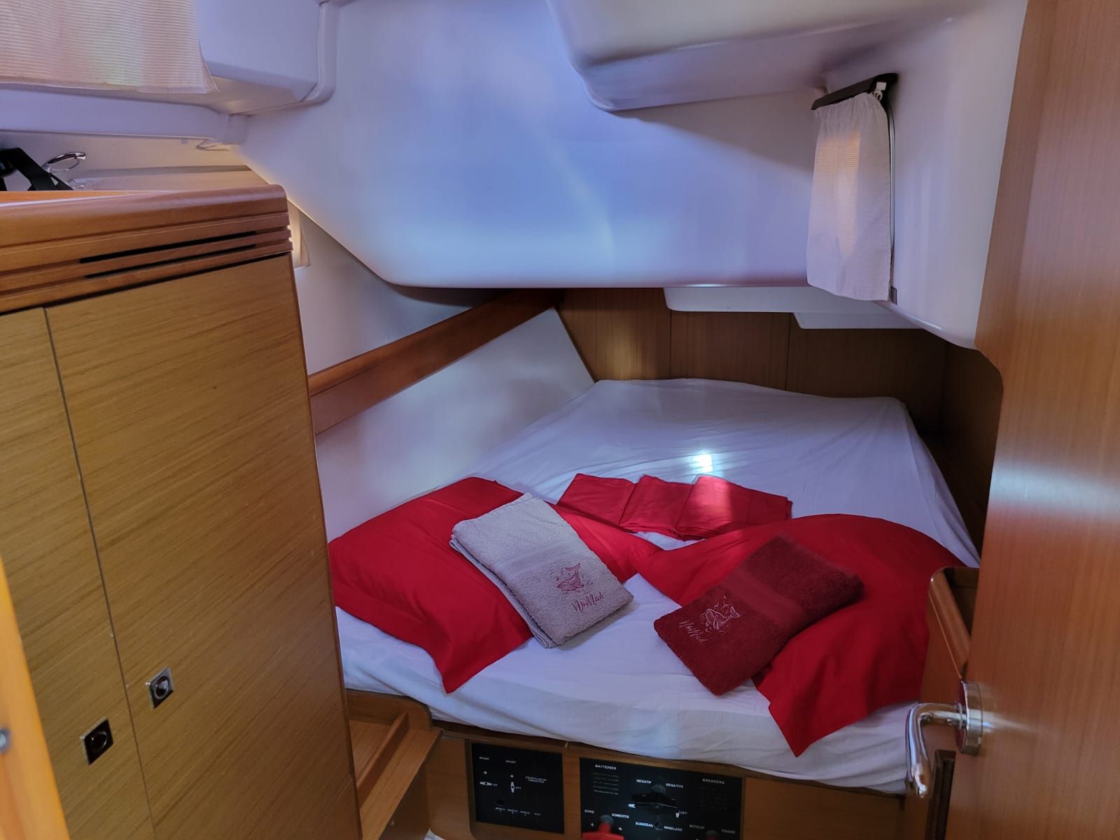 Photo #9 - Sun Odyssey 42 i (No Mad) in Le Marin - 22117
