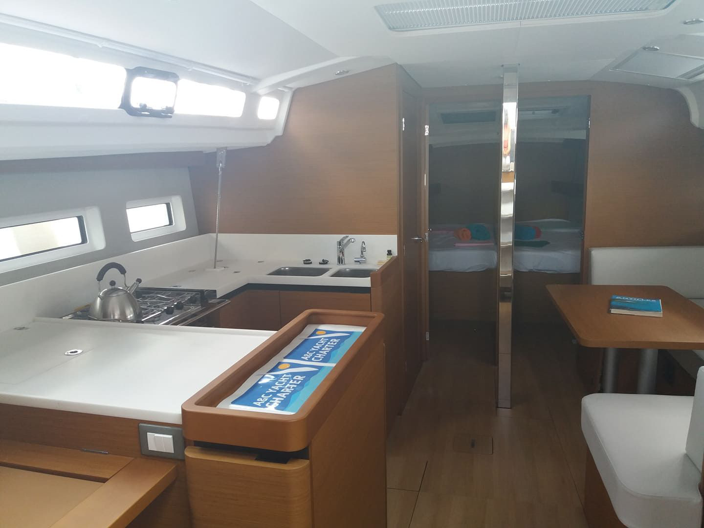Photo #9 - Sun Odyssey 440 (4cab) (Moon) in Le Marin - 22119