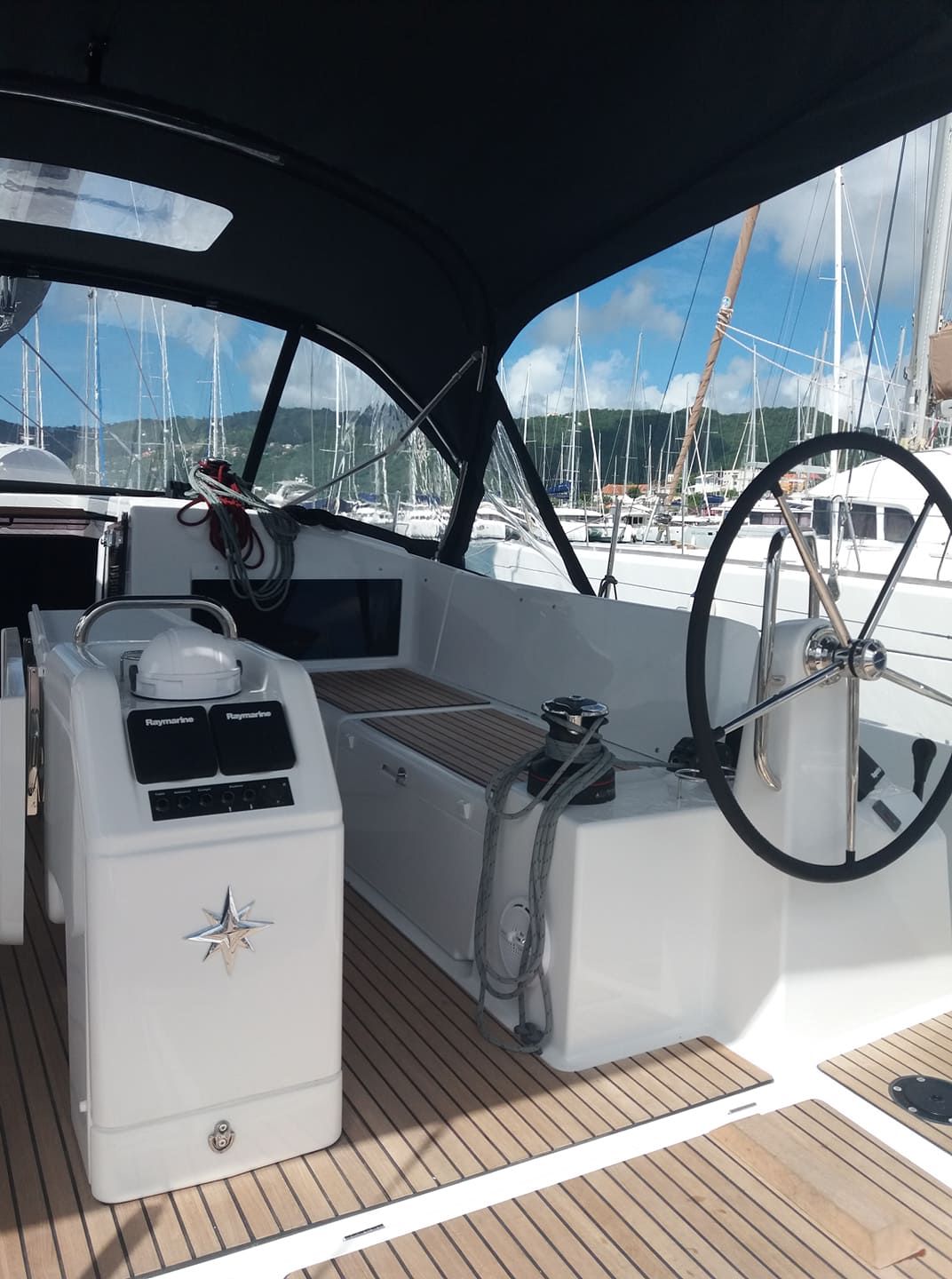 Photo #6 - Sun Odyssey 440 (4cab) (Moon) in Le Marin - 22119