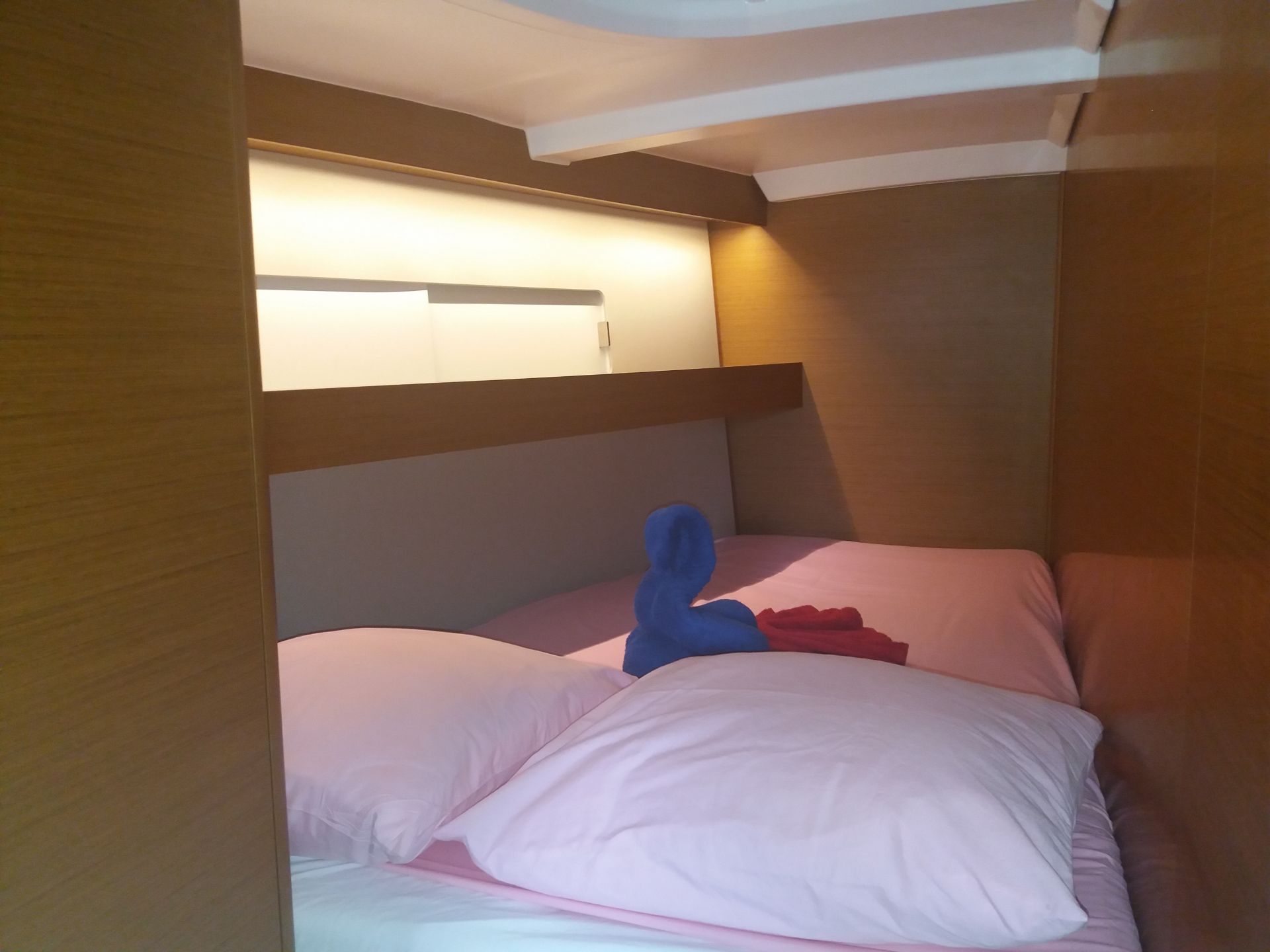 Photo #8 - Sun Odyssey 440 (4cab) (Moon) in Le Marin - 22119