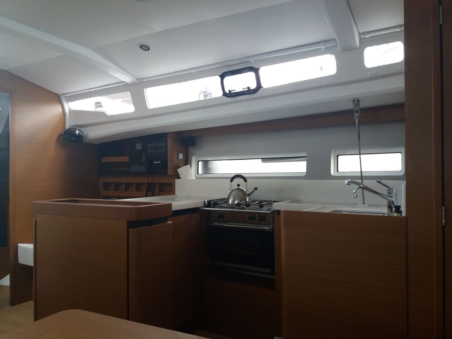 Photo #4 - Sun Odyssey 440 (4cab) (Moon) in Le Marin - 22119