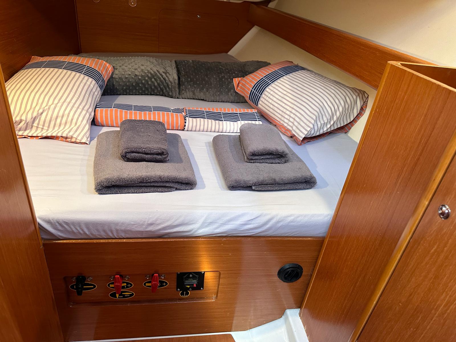 Photo #5 - Cyclades 39.3 (Miss Aleyna) in Fethiye - 17253