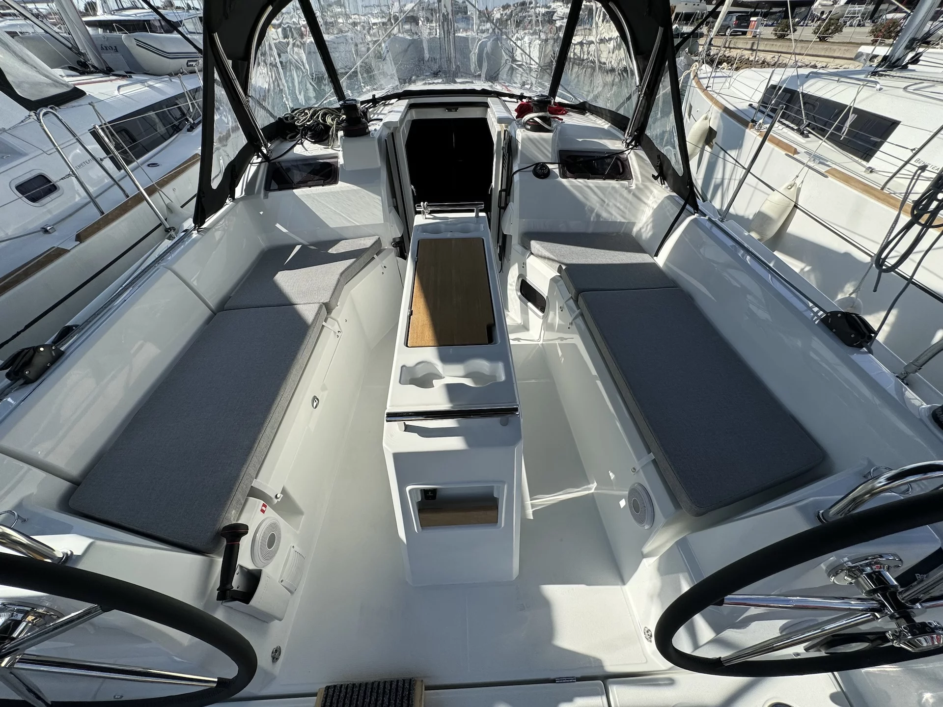 Oceanis 34.1 (Arnie)  - 12