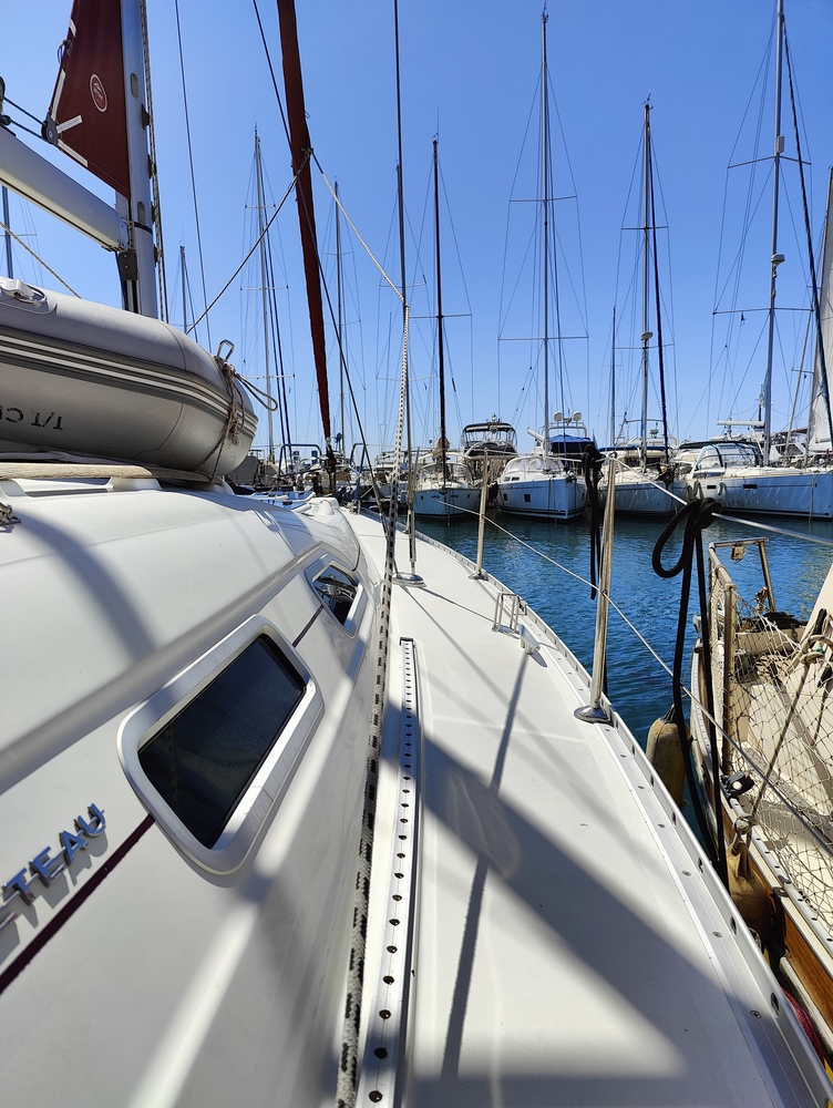 Photo #8 - Oceanis 393 Clipper (Crete) en Atenas - 19452