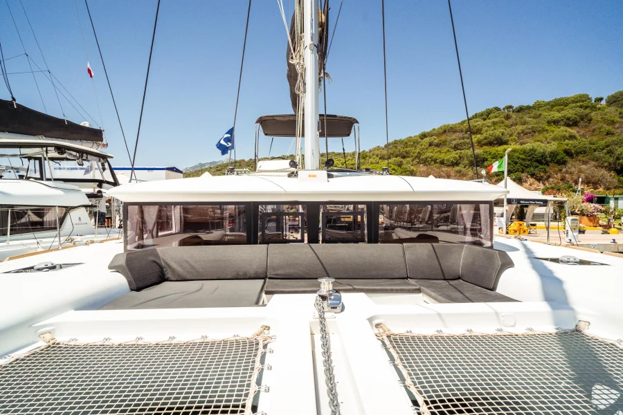 Lagoon 450 Flybridge (WindFinder)  - 1