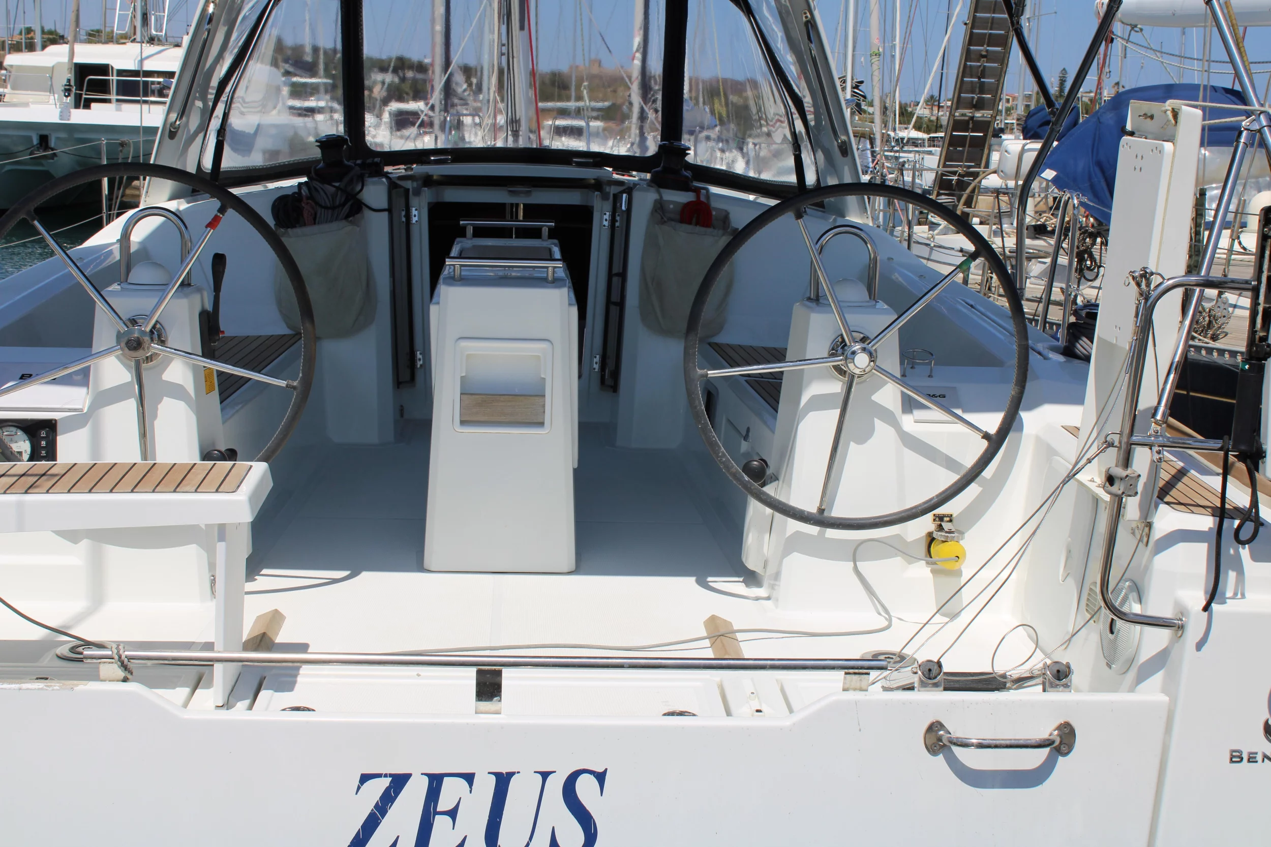 Oceanis 38.1 (Zeus)  - 3