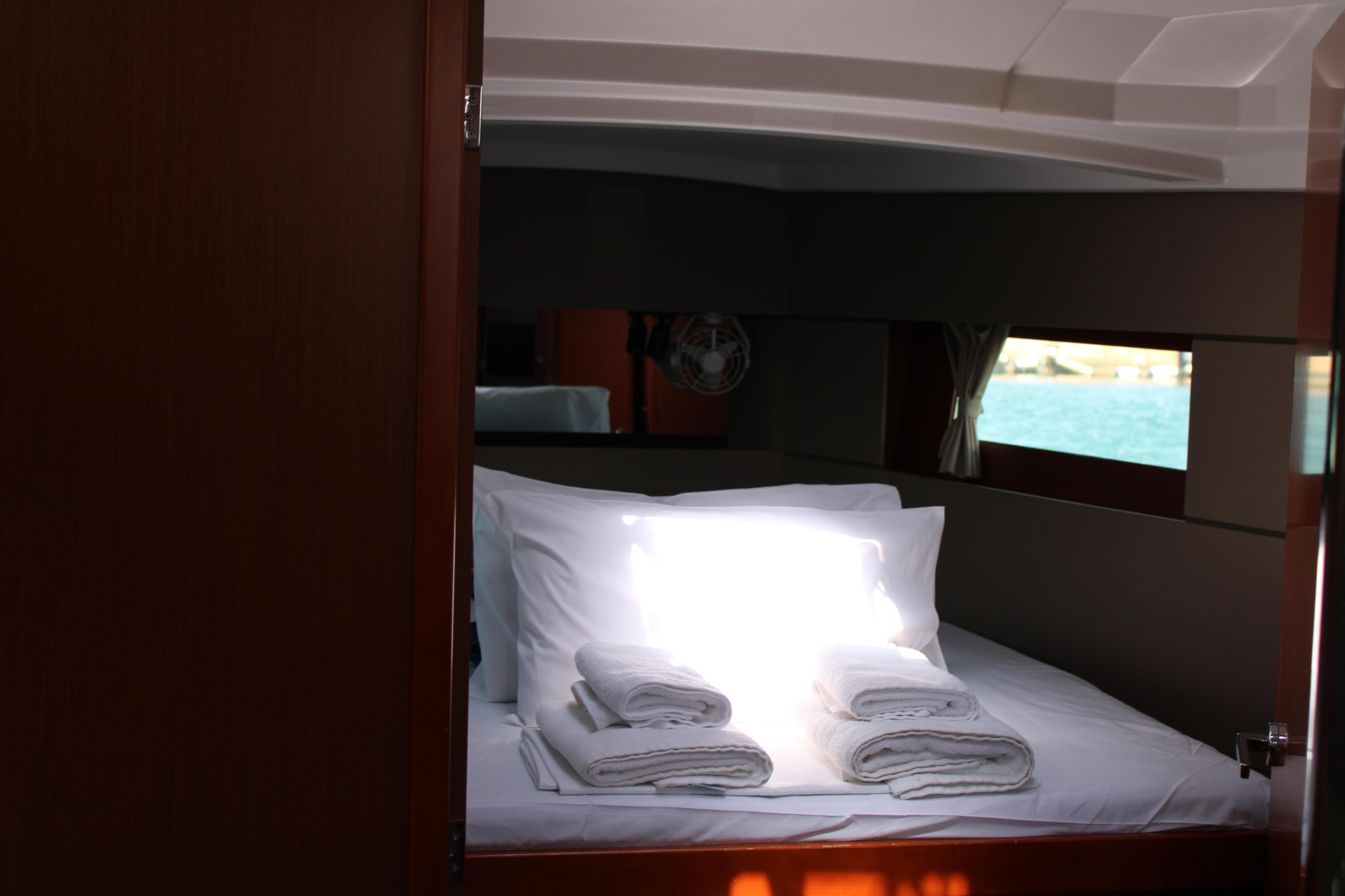 Photo #9 - Oceanis 38.1 (Zeus) in Lavrion - 20605