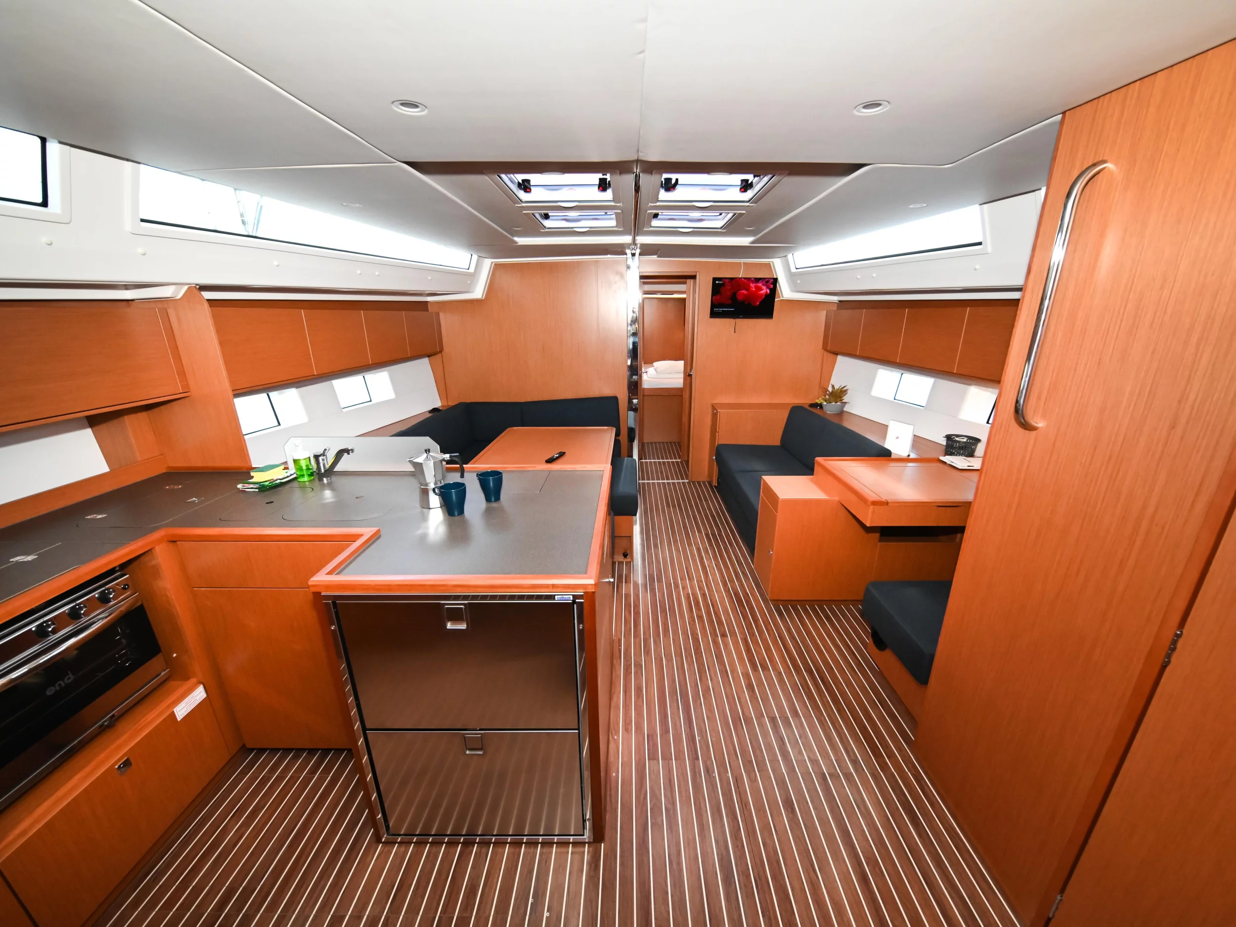 Bavaria C50 (Big blue) Interior image - 1