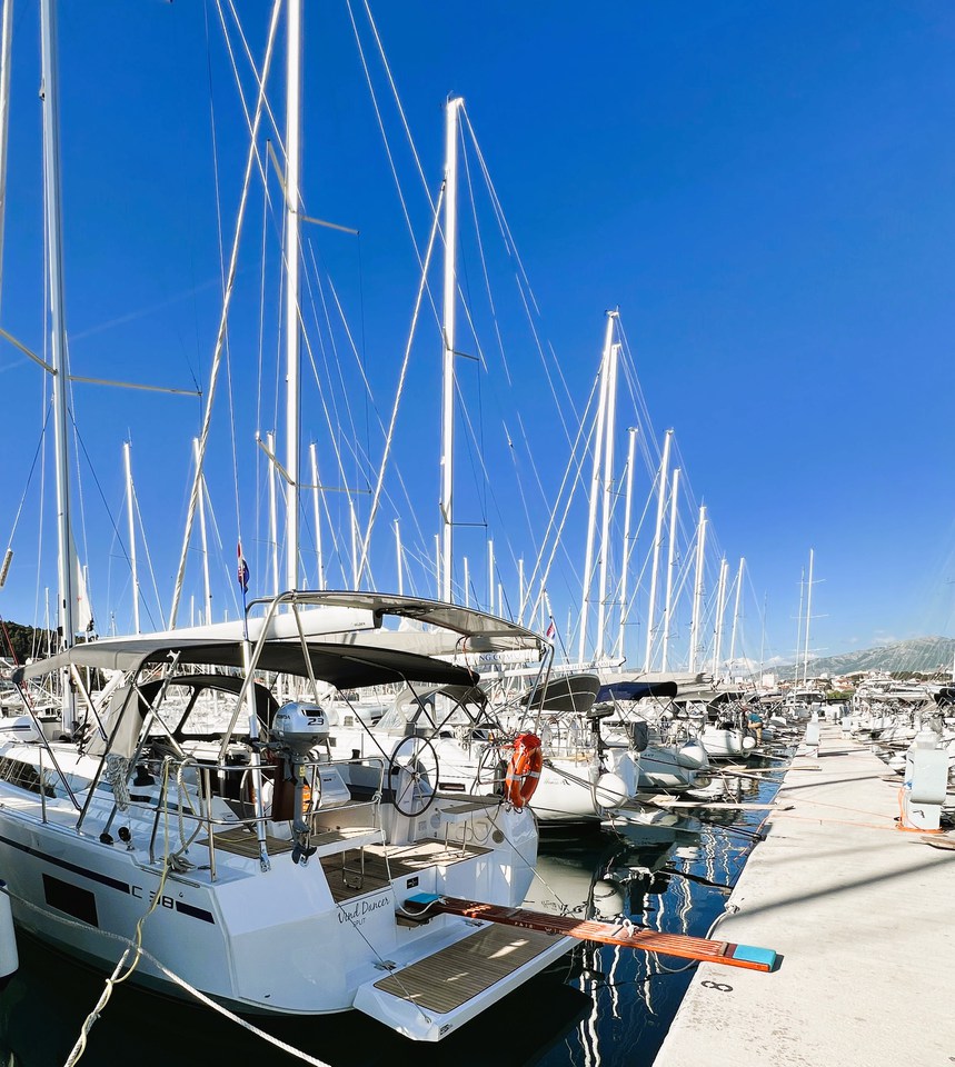 Photo #10 - Bavaria C38 (Wind Dancer) in Split - 22226