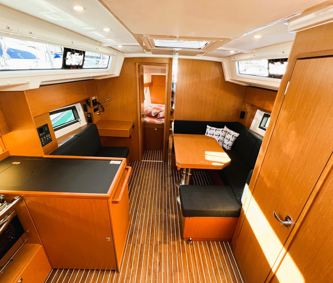Photo #2 - Bavaria C38 (Wind Dancer) in Split - 22226