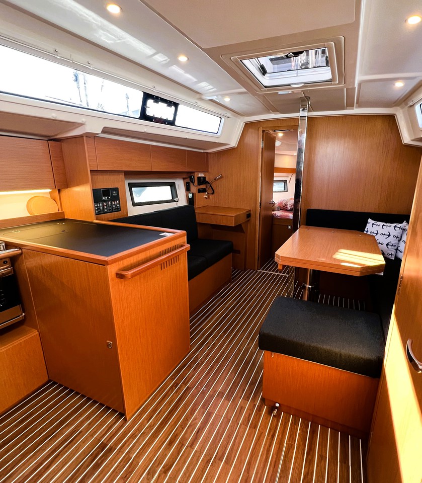 Photo #5 - Bavaria C38 (Wind Dancer) in Split - 22226