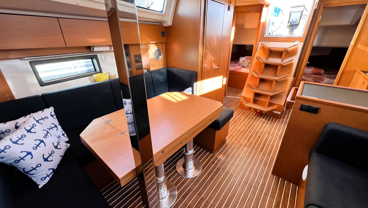 Photo #16 - Bavaria C38 (Wind Dancer) in Split - 22226