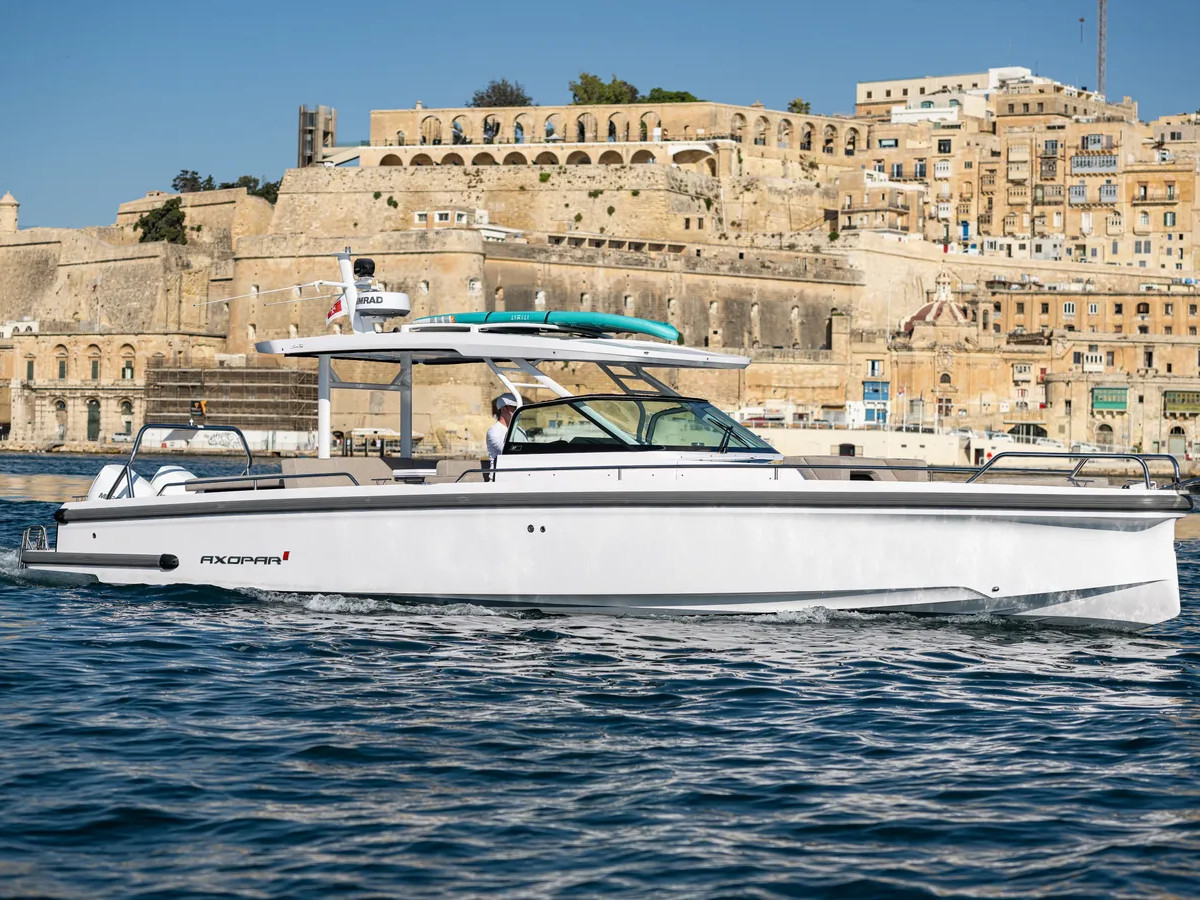 Photo #3 - Axopar 37 Sun Top (Nautiful) in Valletta - 61357
