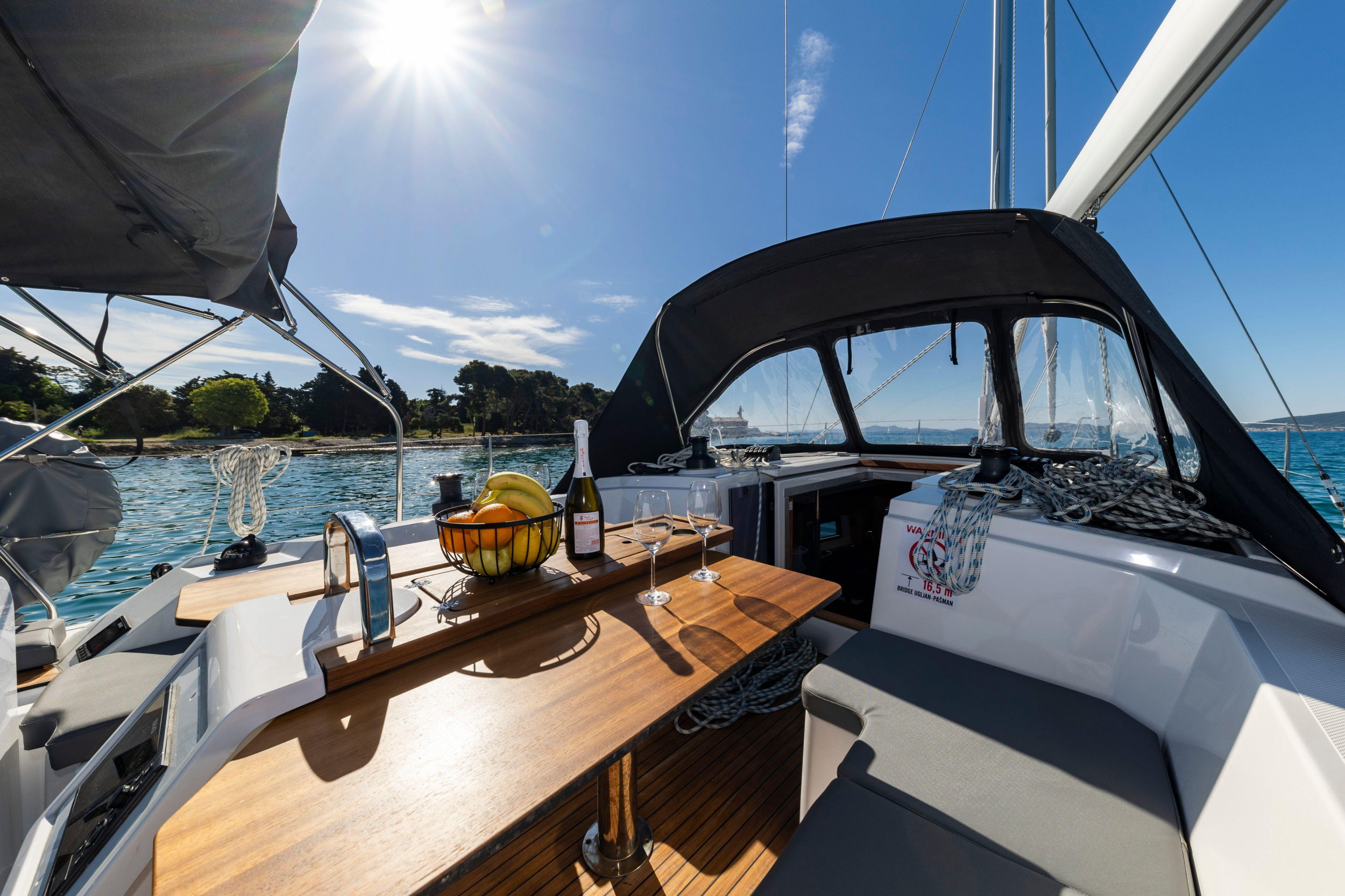 Photo #24 - Bavaria C38 (MARTINI) in Zadar - 20464
