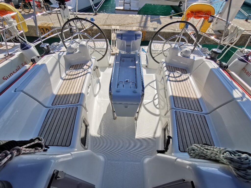 Photo #5 - Sun Odyssey 419 (Star Gazer) in Pula - 22241