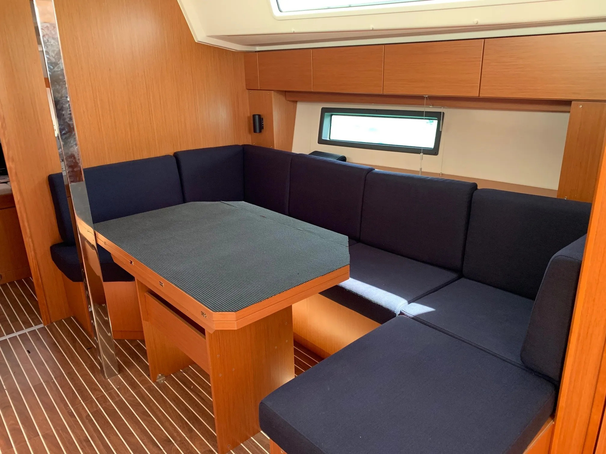 Photo #6 - Bavaria C42 (Freedom) en Lefkada - 22246