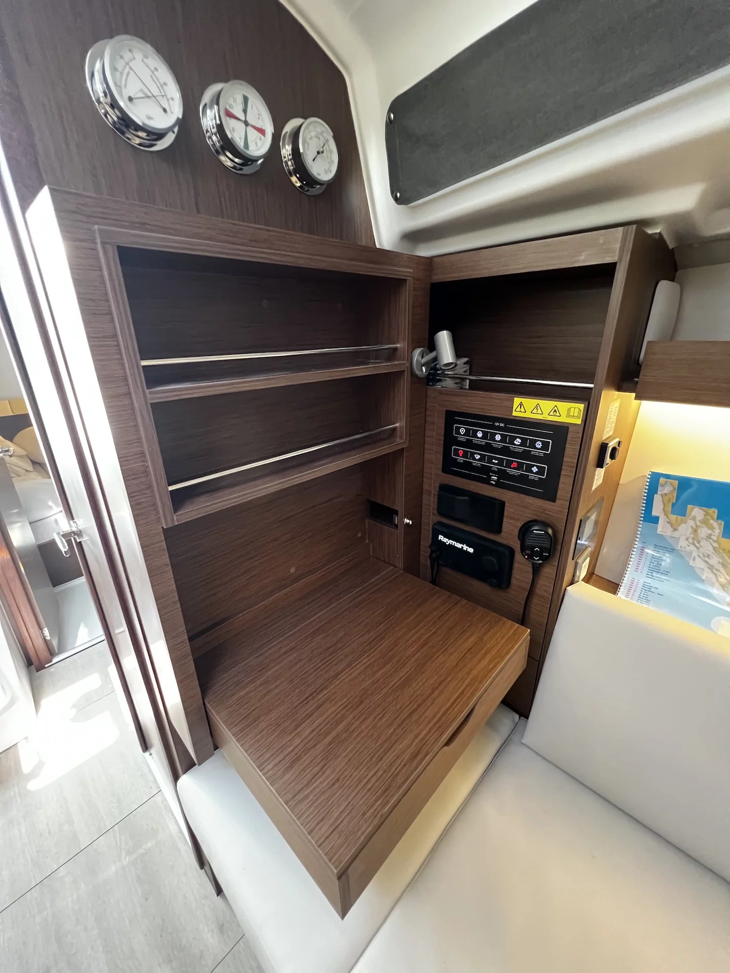 Oceanis 34.1 (Clara)  - 12