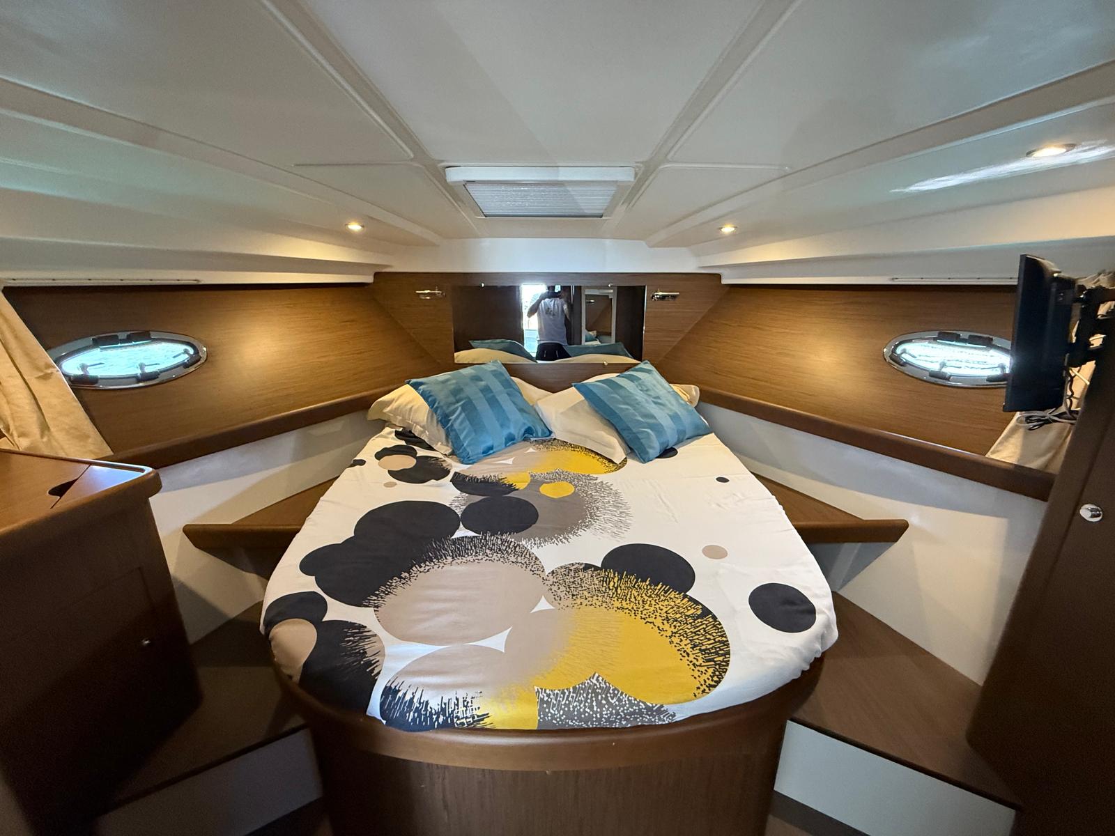 Photo #26 - Beneteau Antares 36 (Antares 36) in Trogir - 21355