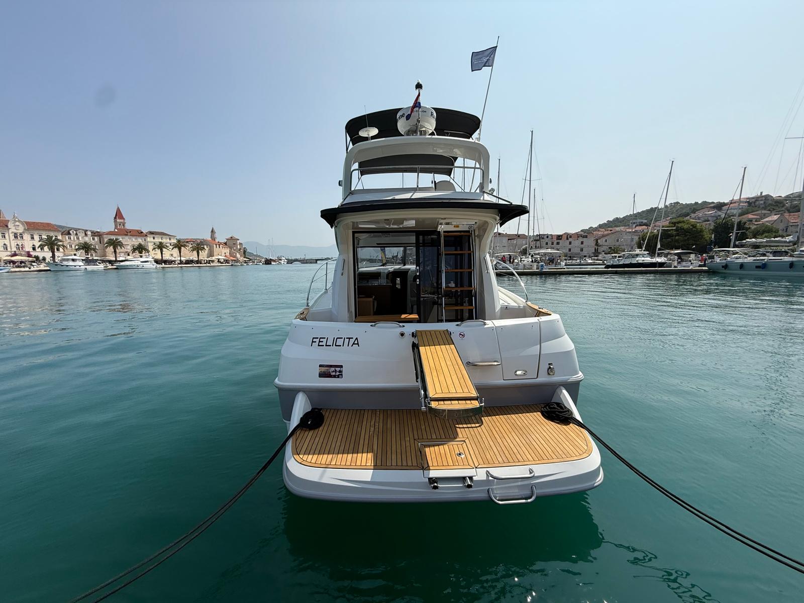 Photo #18 - Beneteau Antares 36 (Antares 36) in Trogir - 21355
