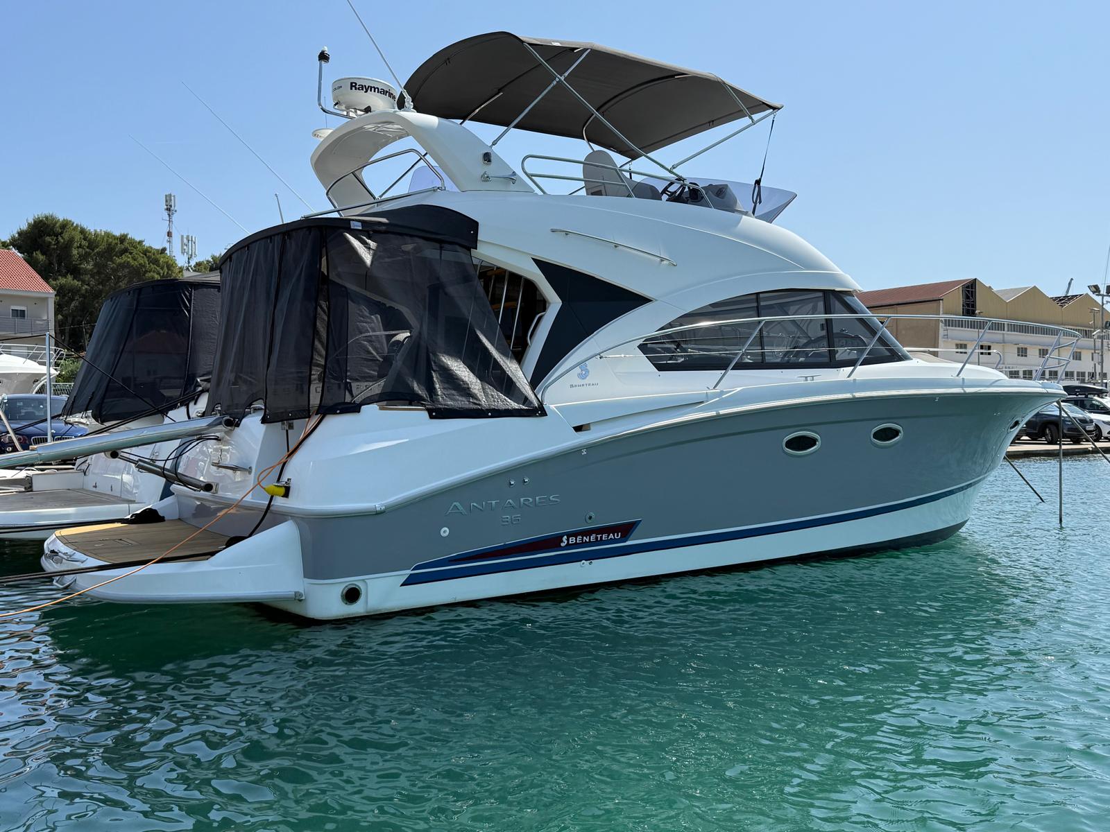 Photo #24 - Beneteau Antares 36 (Antares 36) in Trogir - 21355