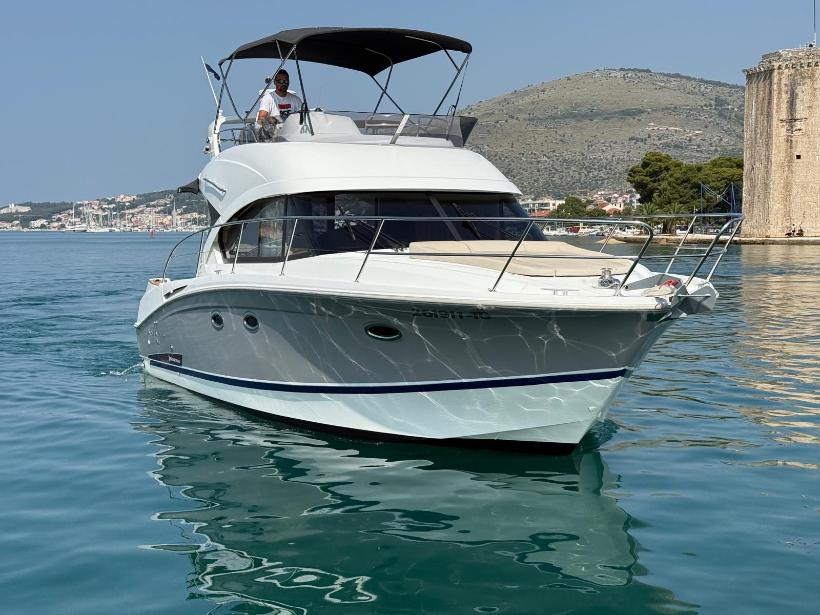 Photo #34 - Beneteau Antares 36 (Antares 36) in Trogir - 21355