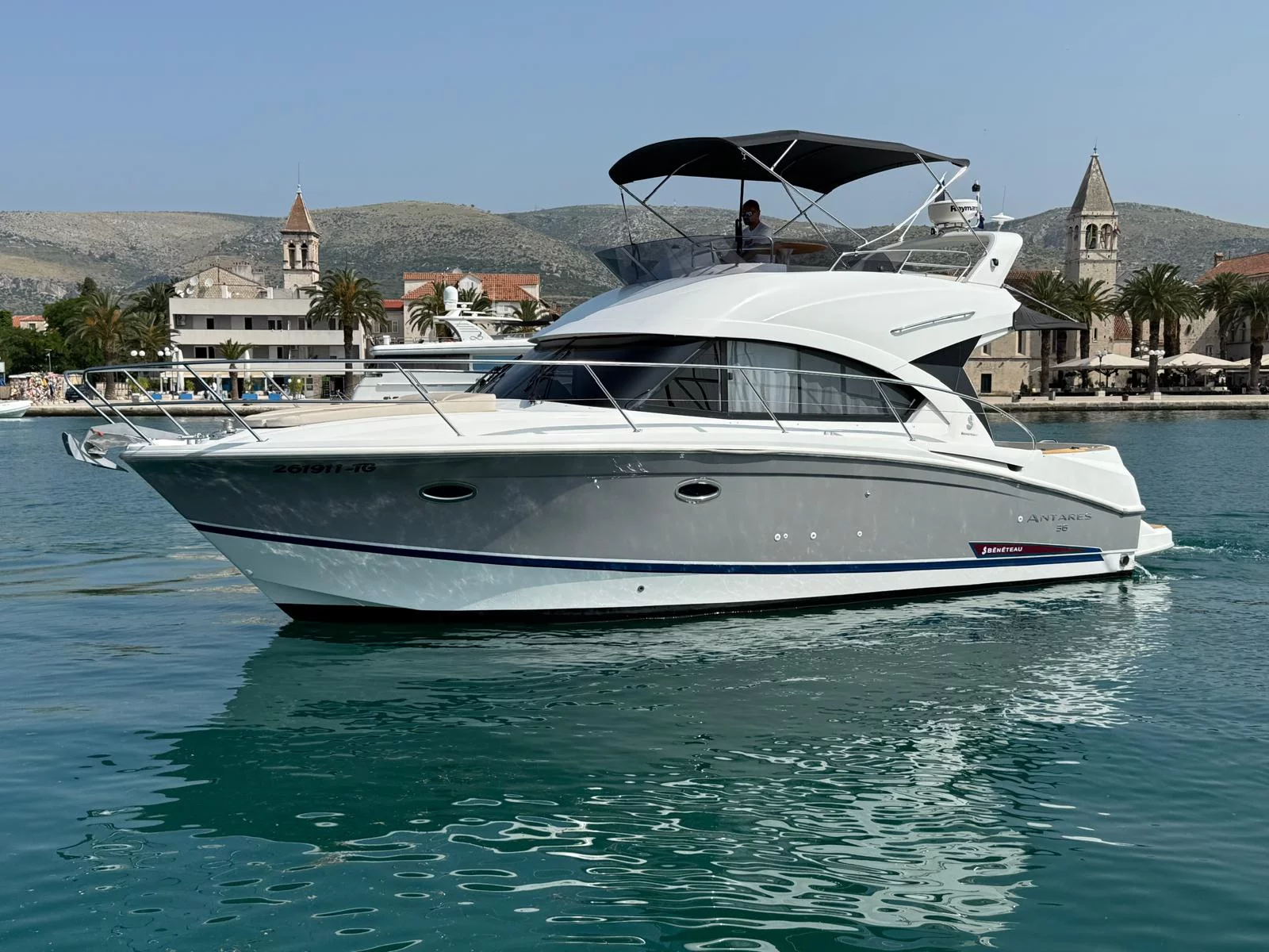 Beneteau Antares 36 (Antares 36)  - 22