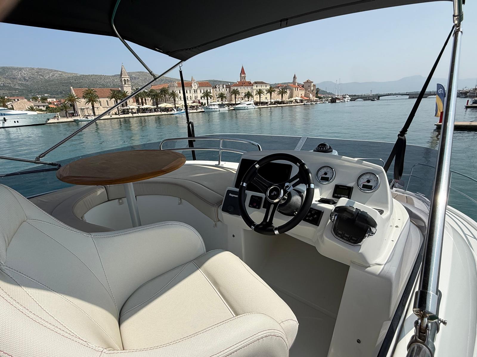 Photo #25 - Beneteau Antares 36 (Antares 36) in Trogir - 21355