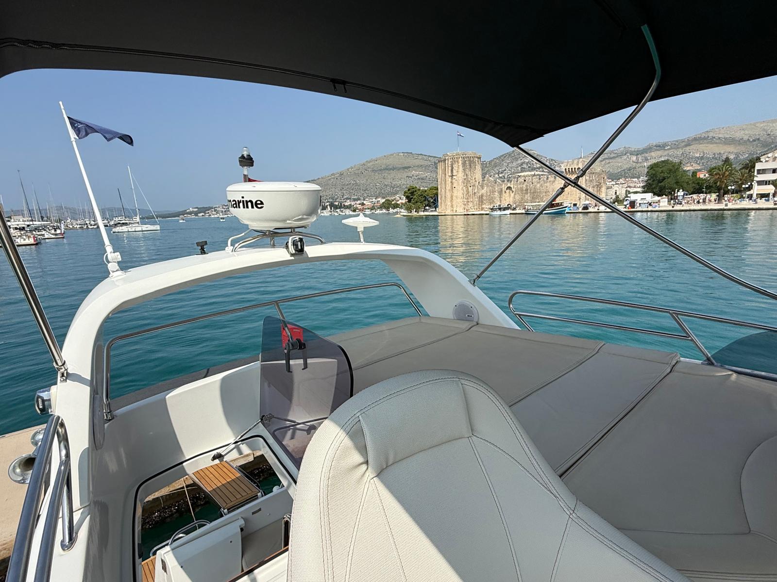 Photo #5 - Beneteau Antares 36 (Antares 36) in Trogir - 21355