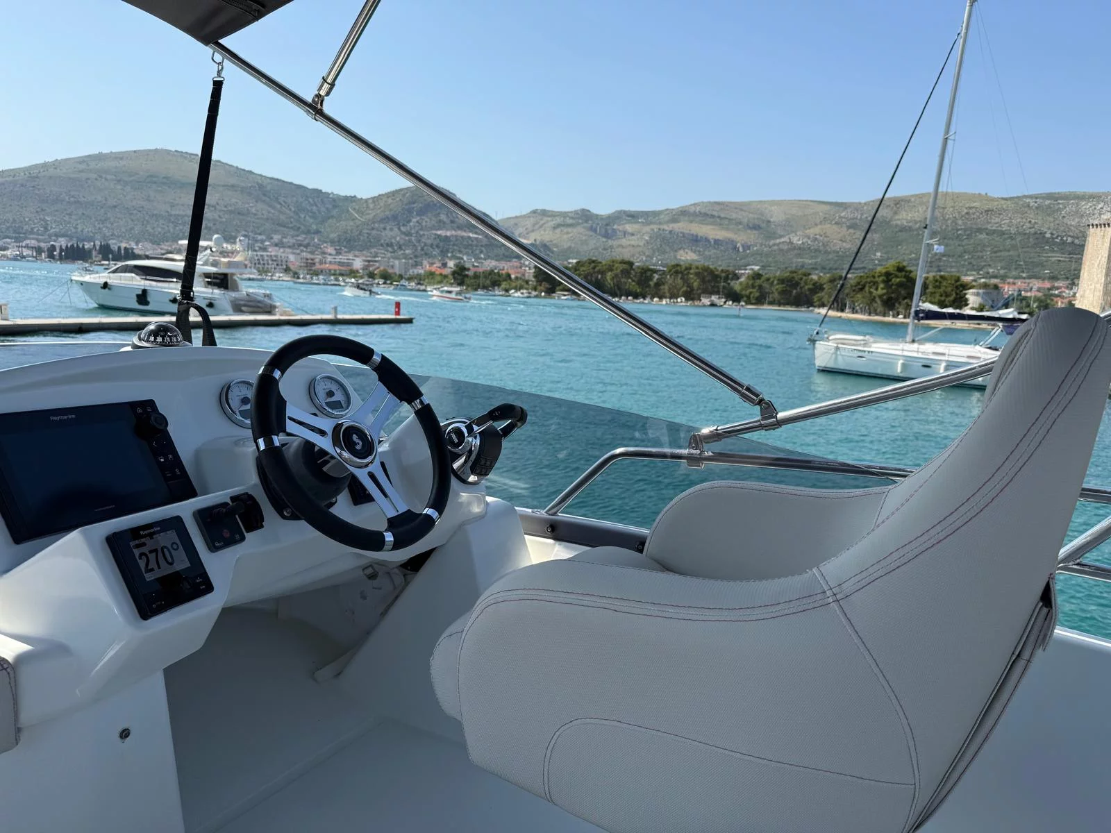 Beneteau Antares 36 (Antares 36)  - 20