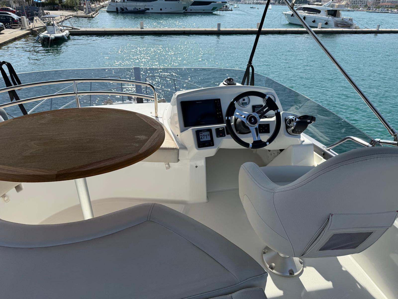 Photo #31 - Beneteau Antares 36 (Antares 36) in Trogir - 21355