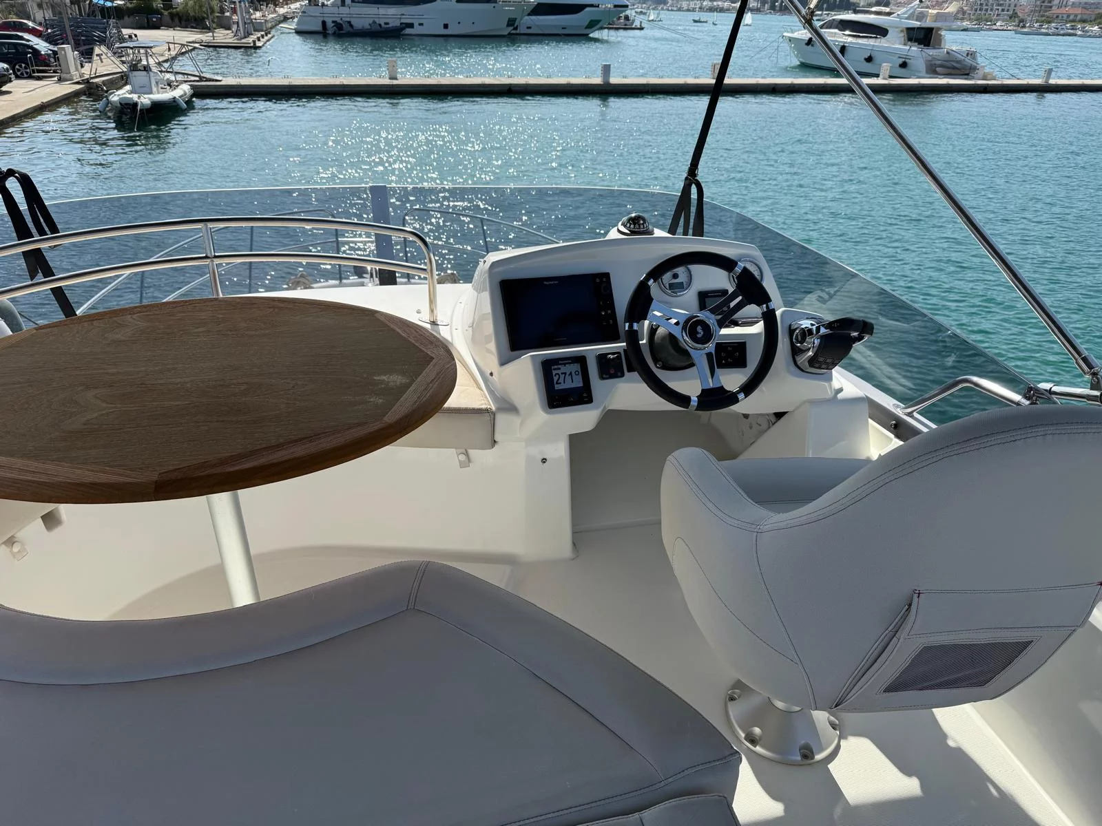 Beneteau Antares 36 (Antares 36)  - 30