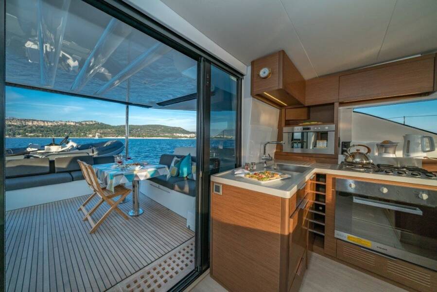 Photo #6 - Lagoon 50F (Captain Morgan) in Marina - 22272