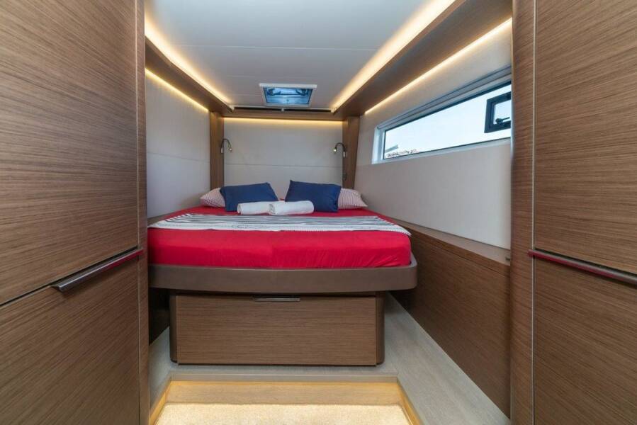 Photo #4 - Lagoon 50F (Captain Morgan) in Marina - 22272