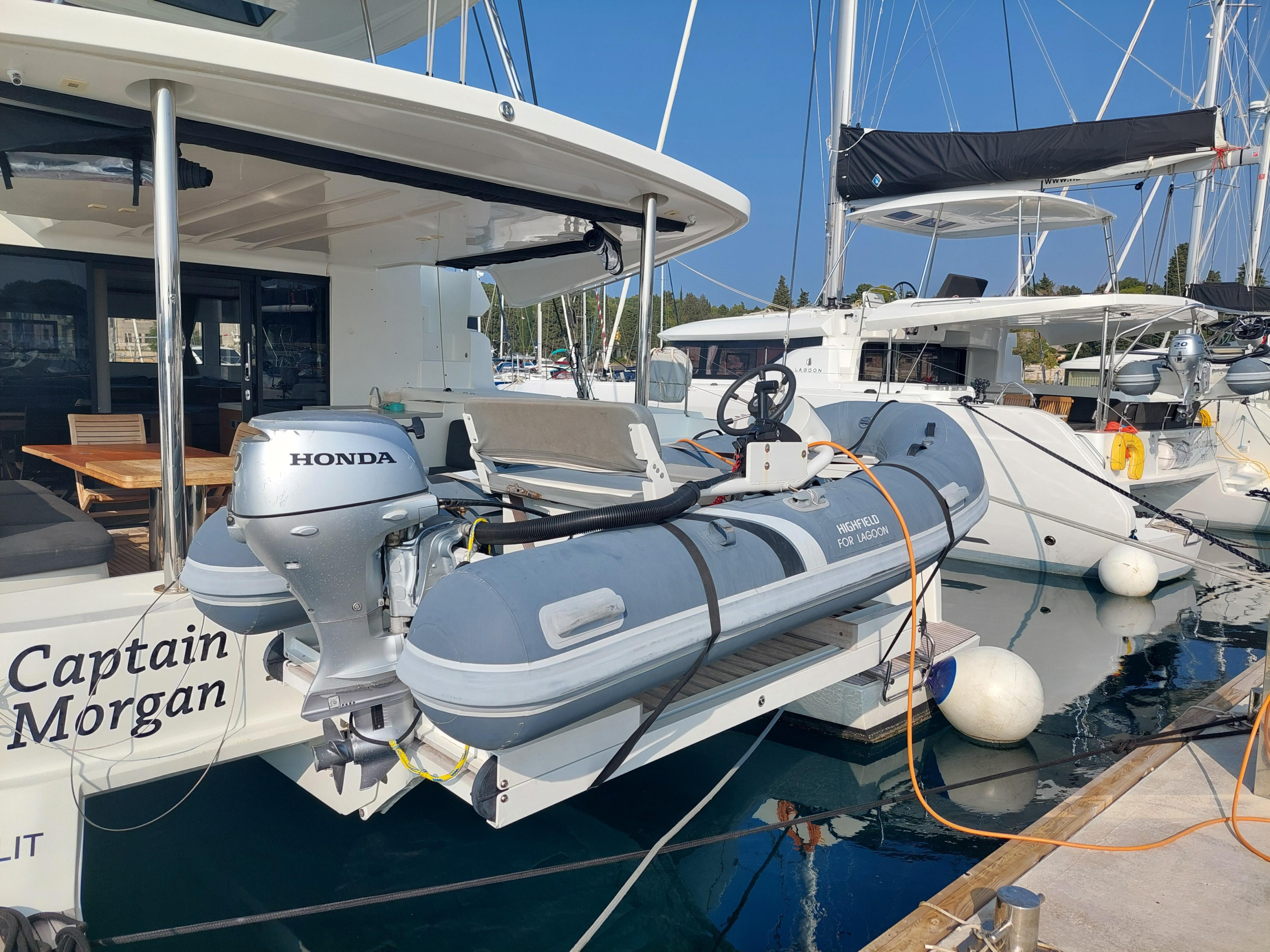 Photo #18 - Lagoon 50F (Captain Morgan) in Marina - 22272